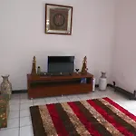 Rumah Resik Guest House