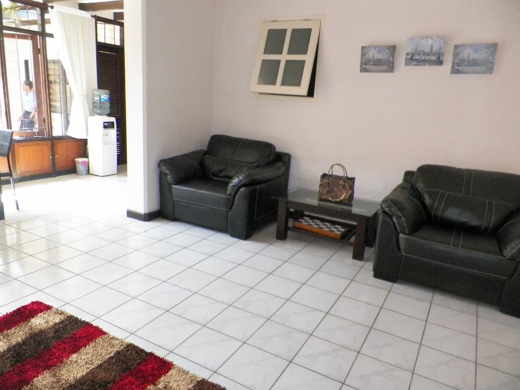 Wisma tamu Rumah Resik 2*